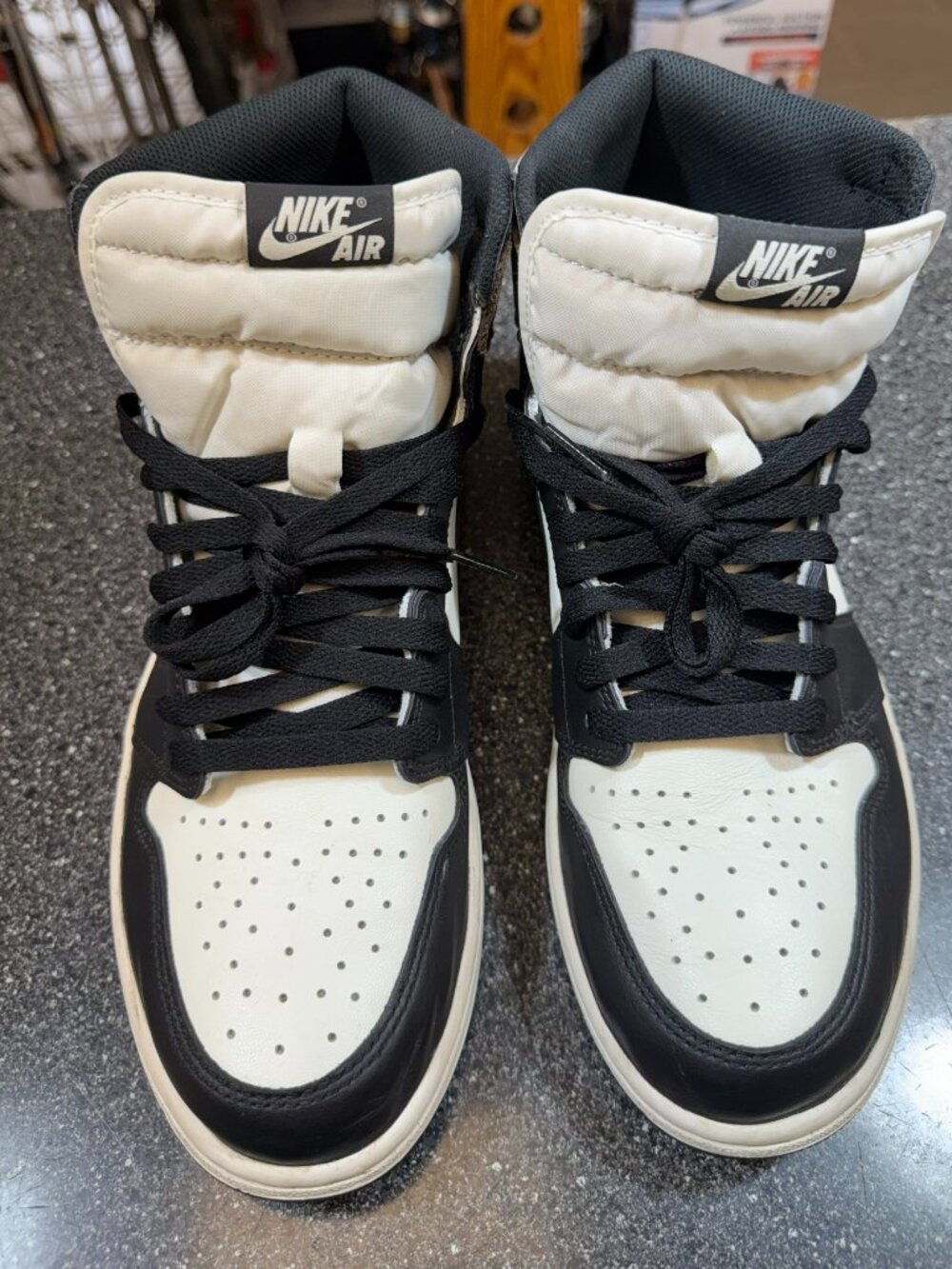 Nike Air Jordan 1 High Top Mocha Sneakers, Size 11.5 - Picture 3 of 6